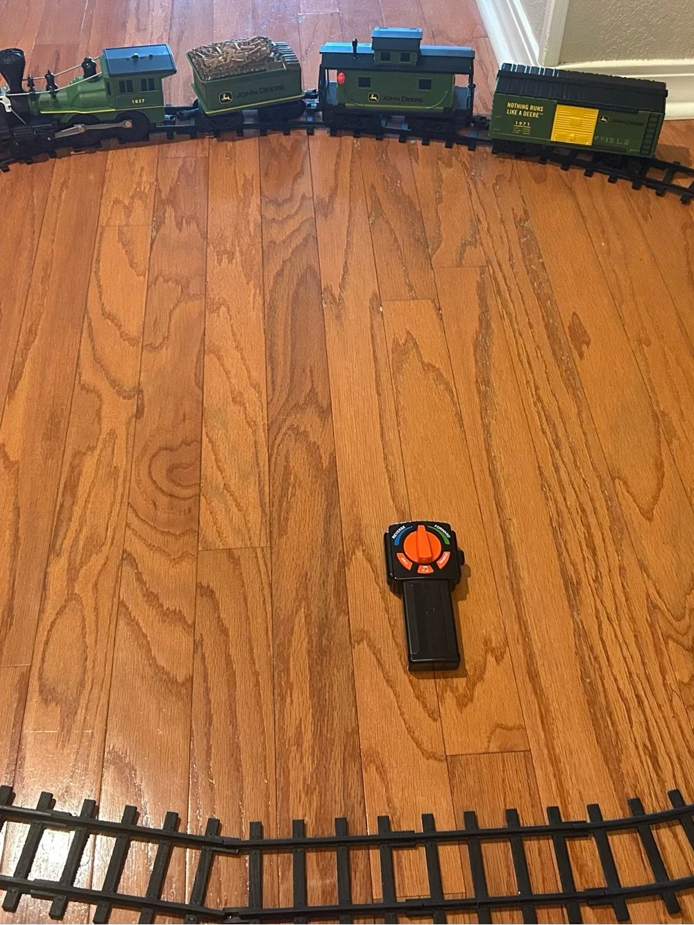 Lionel Trains John Deere Ready-to-Play Train Set RC